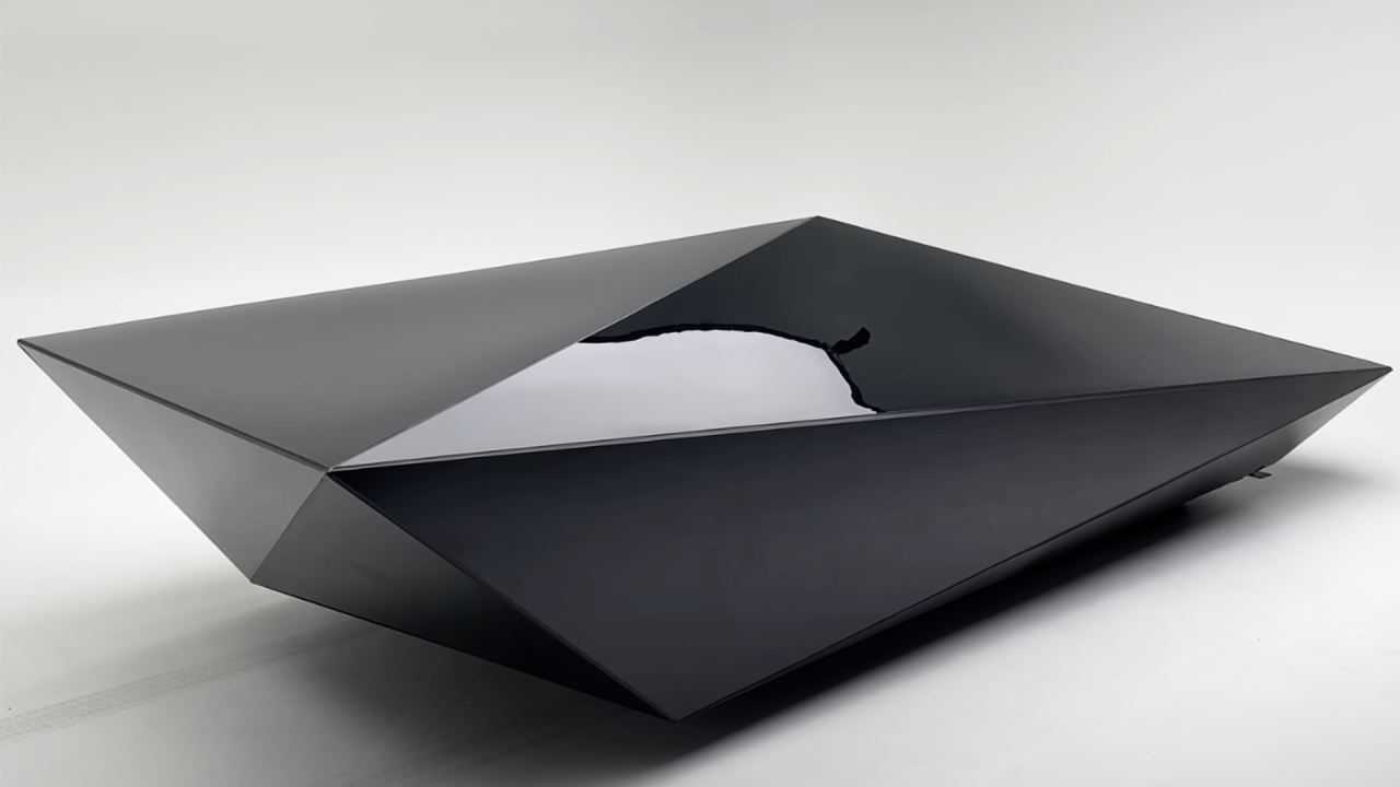 شاهد- “لو ريس كار”.. سيارة كهربائية جديدة صممتها شركة لصناعة الأحذية