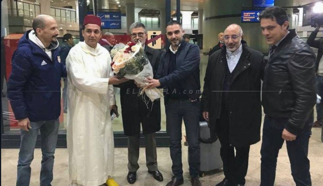 إستقبال بالورود لبعثة الوداد من طرف فعاليات نادي شباب بلوزداد الجزائري