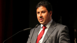 حامي الدين: كيفَ لبلدٍ يعيشُ أزمةً أن ينجحَ رئيسُ حكومتهِ في التصنيفِ ضمنَ أغنياءِ العالم؟