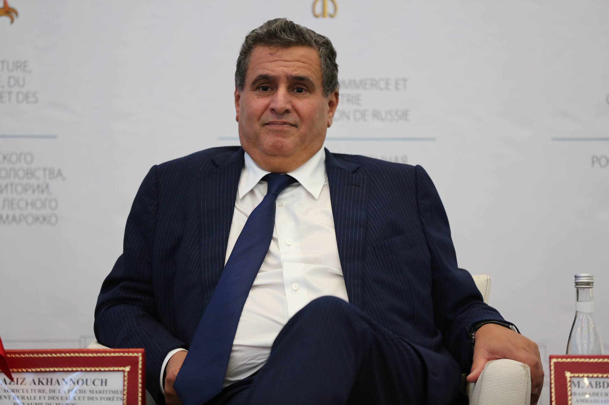 وَرشات مُغلقة في فنادِقَ مُصنفة.. والموضوع: كيف تُدافع عن قراراتِ “حكومة أخنوش”