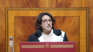 طريق متدهورة ومزرية ضواحي القنيطرة تجر وزير التجهيز إلى المساءلة