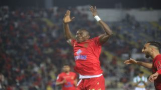 أتحامل على إصابتي من أجل الوداد