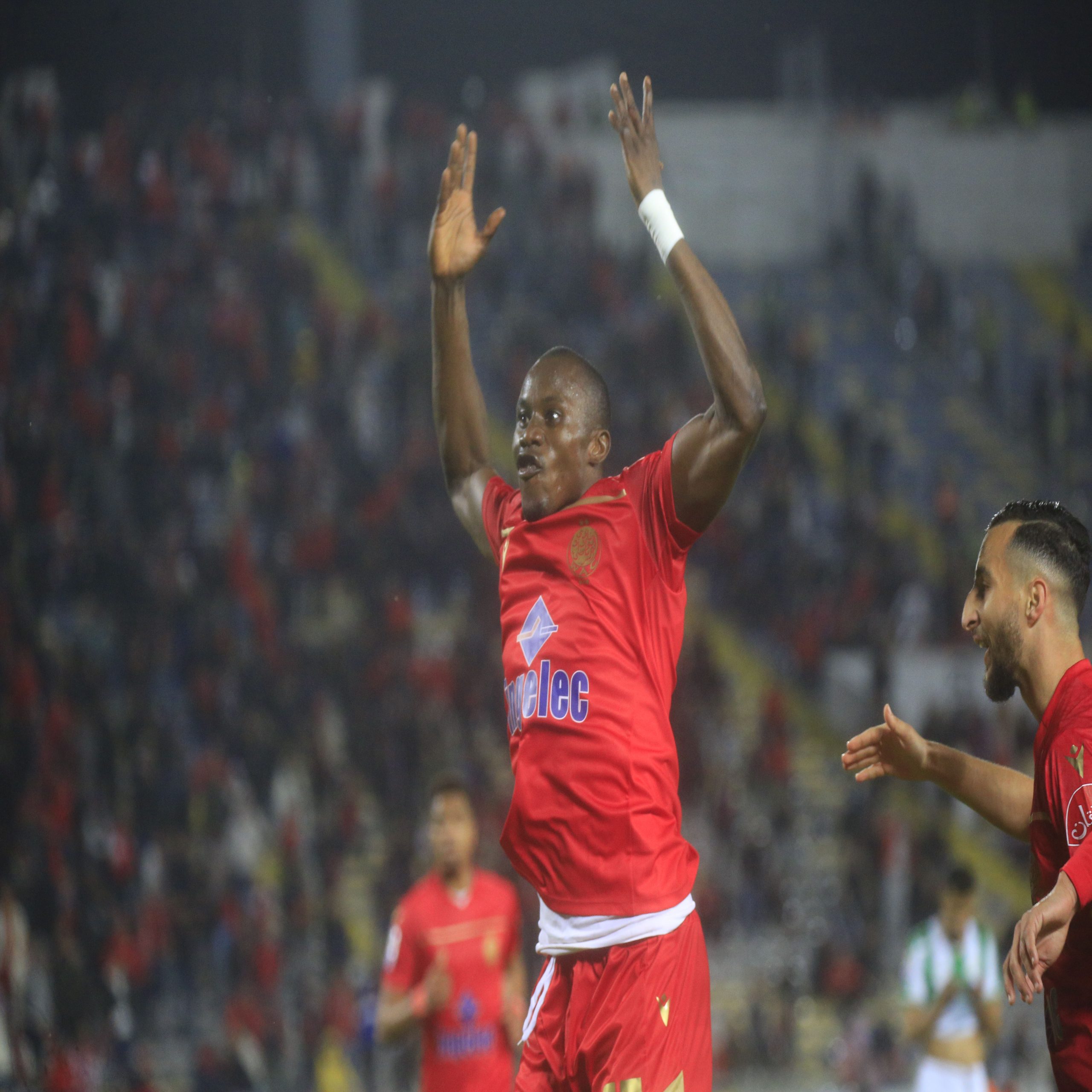 أتحامل على إصابتي من أجل الوداد