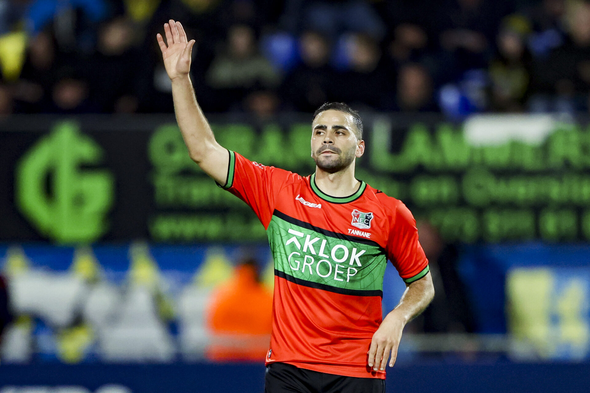 “الشرط الجزائي” نقل طنان من نيميخين إلى أم صلال