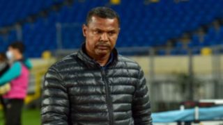 الجدل الرياضي يتصاعد: رئيس الدفاع الحسني ينفي تصريحات المدرب لسعد الشابي
	
